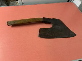 Uralte Zimmermann Beil mit Holzgriff mit Stempel,sehr selten