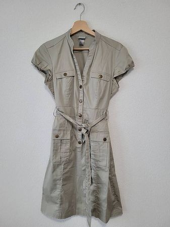 Robe grise, style safari, taille 40