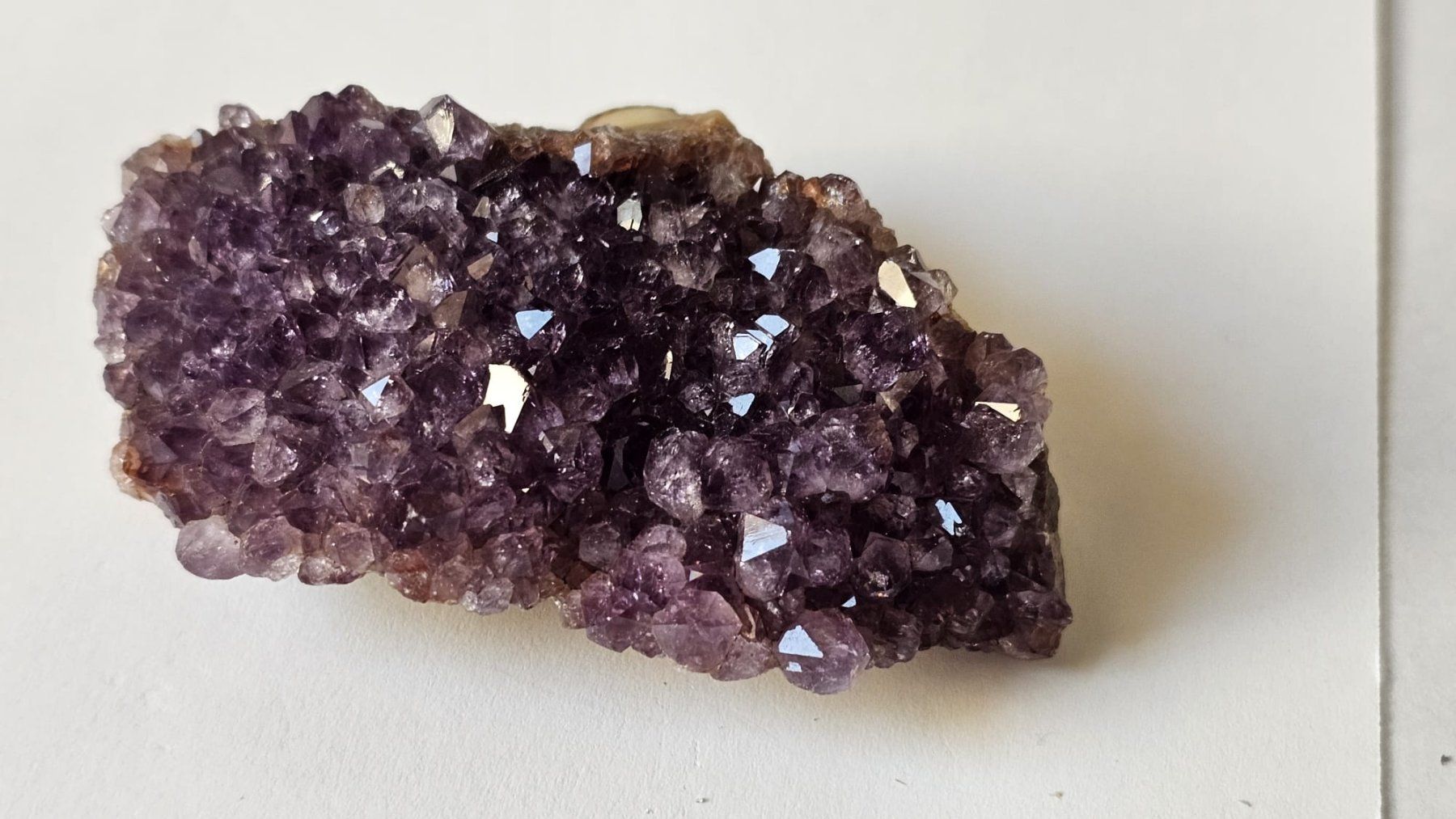 Mineralien & Heilsteine: Amethyst Crystal Cluster on Agate Base – Gebraucht aus St-Légier-Chiésaz von nig_dk7p 2