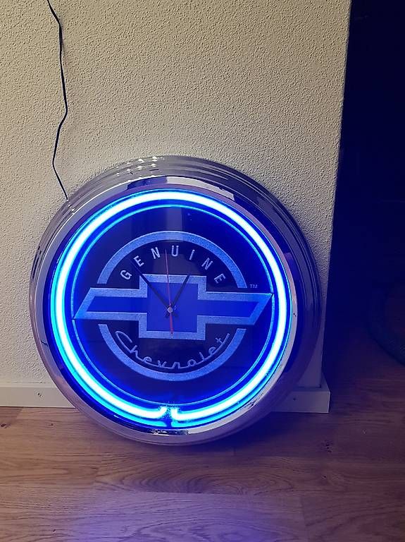 Orologi: Chevrolet Neon-Uhr – Usato da Rümlang venduto da ButterflyValve