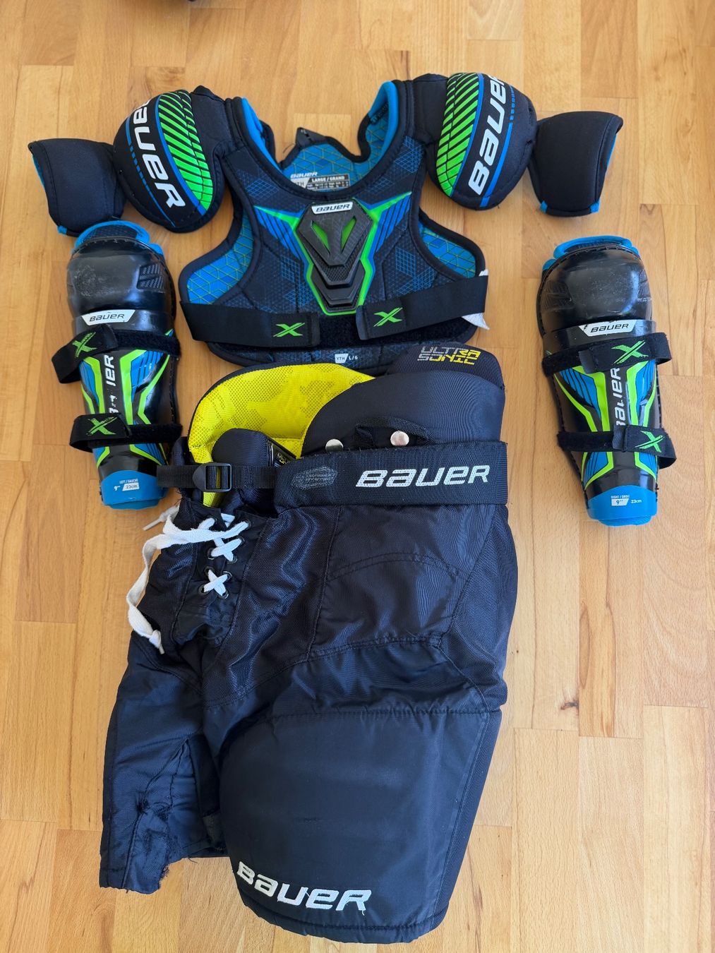Bauer Completi: Bauer Eishockey Ausrüstung – Usato da Lachen SZ venduto da Mavi8808