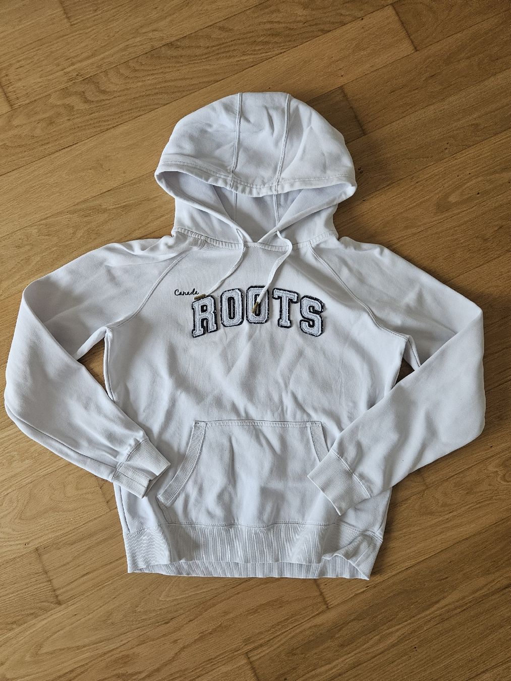 Maglioni & Felpe: Kapuzenpullover weiss mit Logo Grösse M  – Usato da Abtwil AG venduto da Ayline.a8