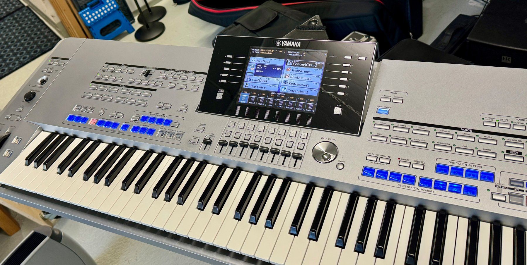 Yamaha Musikinstrumente: Yamaha Tyros 5  76 Tasten – Gebraucht aus Uster von  2
