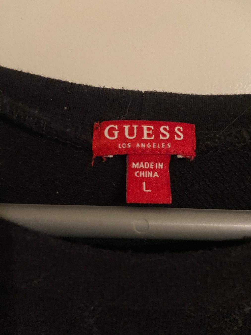 Guess Maglioni & Felpe: Bequemer Guess Pullover - Damen S – Usato da Brügg BE venduto da rutschimedizin 1