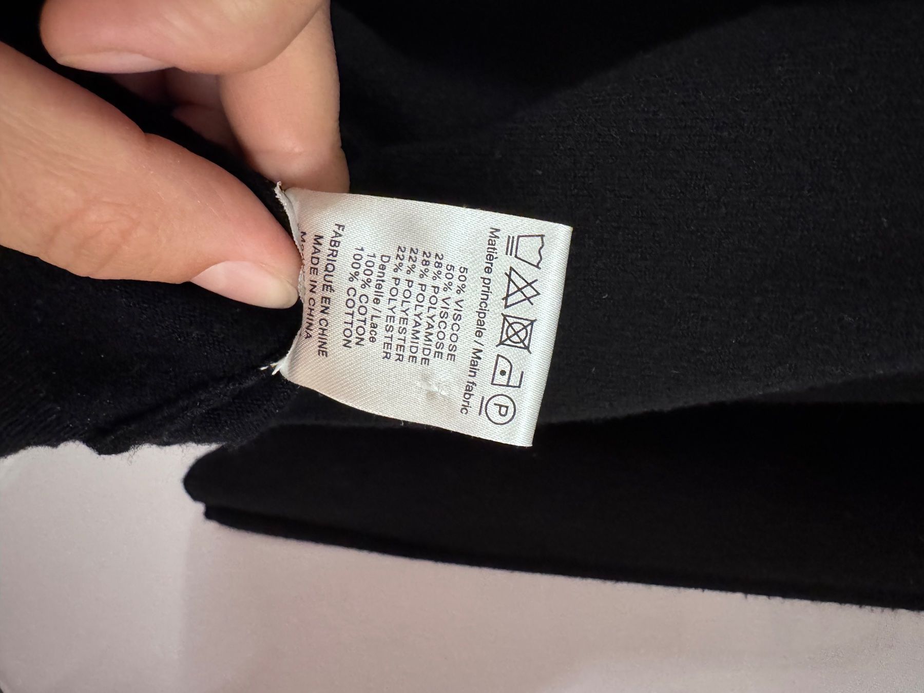 Pulls & Sweat-shirts: Schwarzer Pullover mit Spitze, La petite Etoile M – D'occasion à Eichberg par OanaB 3