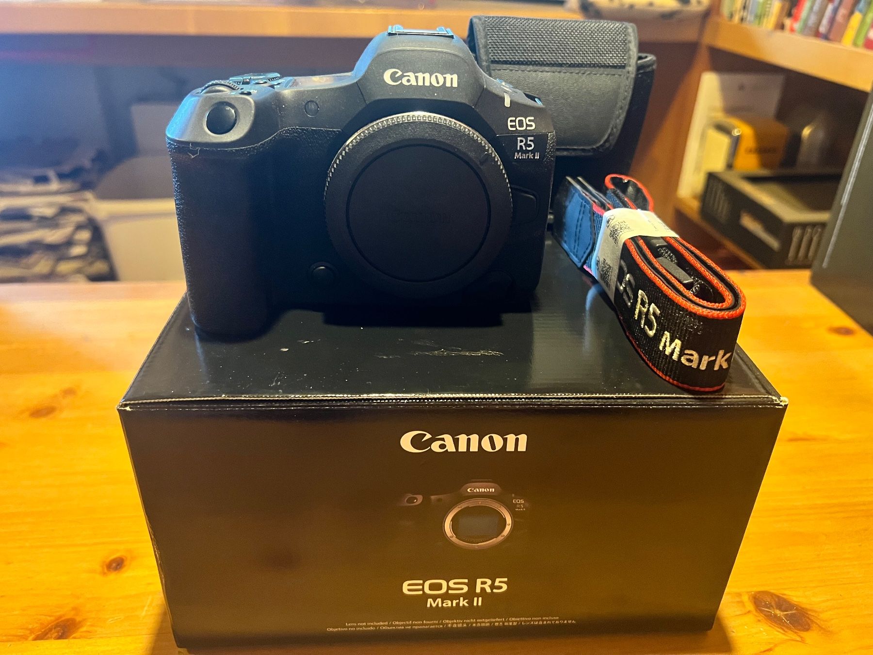 Canon Appareil photo: Canon EOS R5 MARK II Set – D'occasion à Ottenbach par stromer7979 1