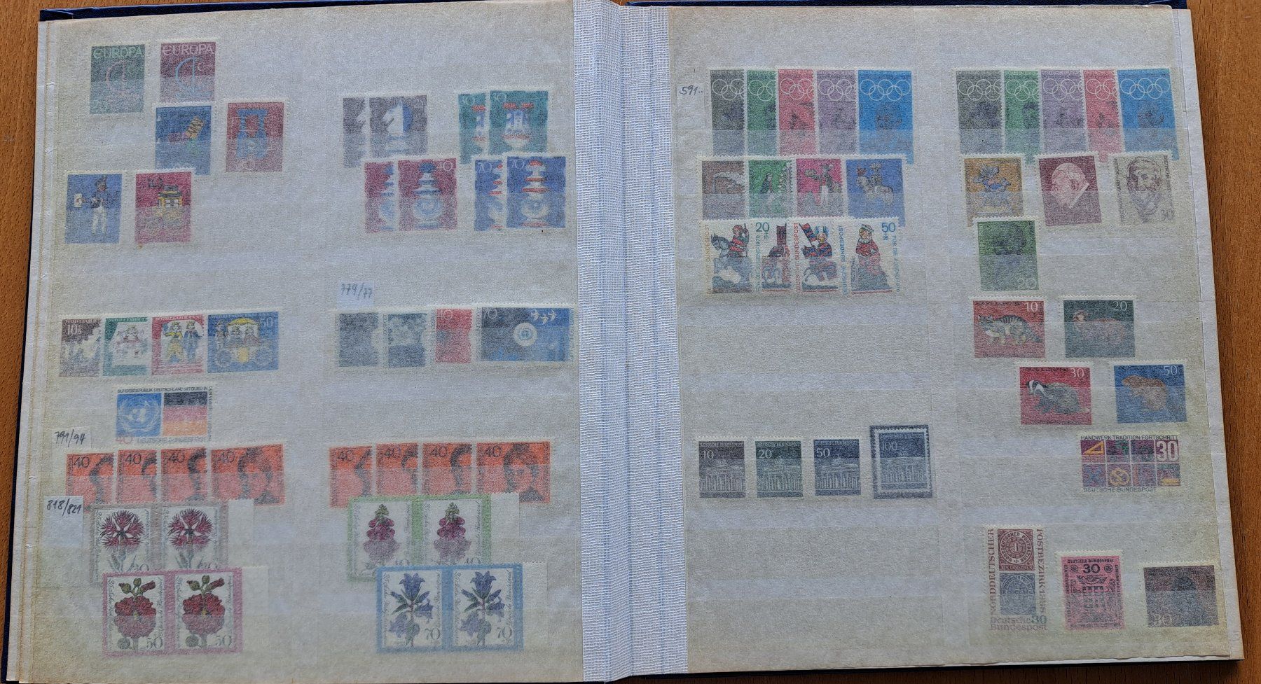 Tutti i francobolli: 2 Alben: BRD+Berlin Postfrisch und DDR gestempelt – Usato da Sementina venduto da Stoneheads