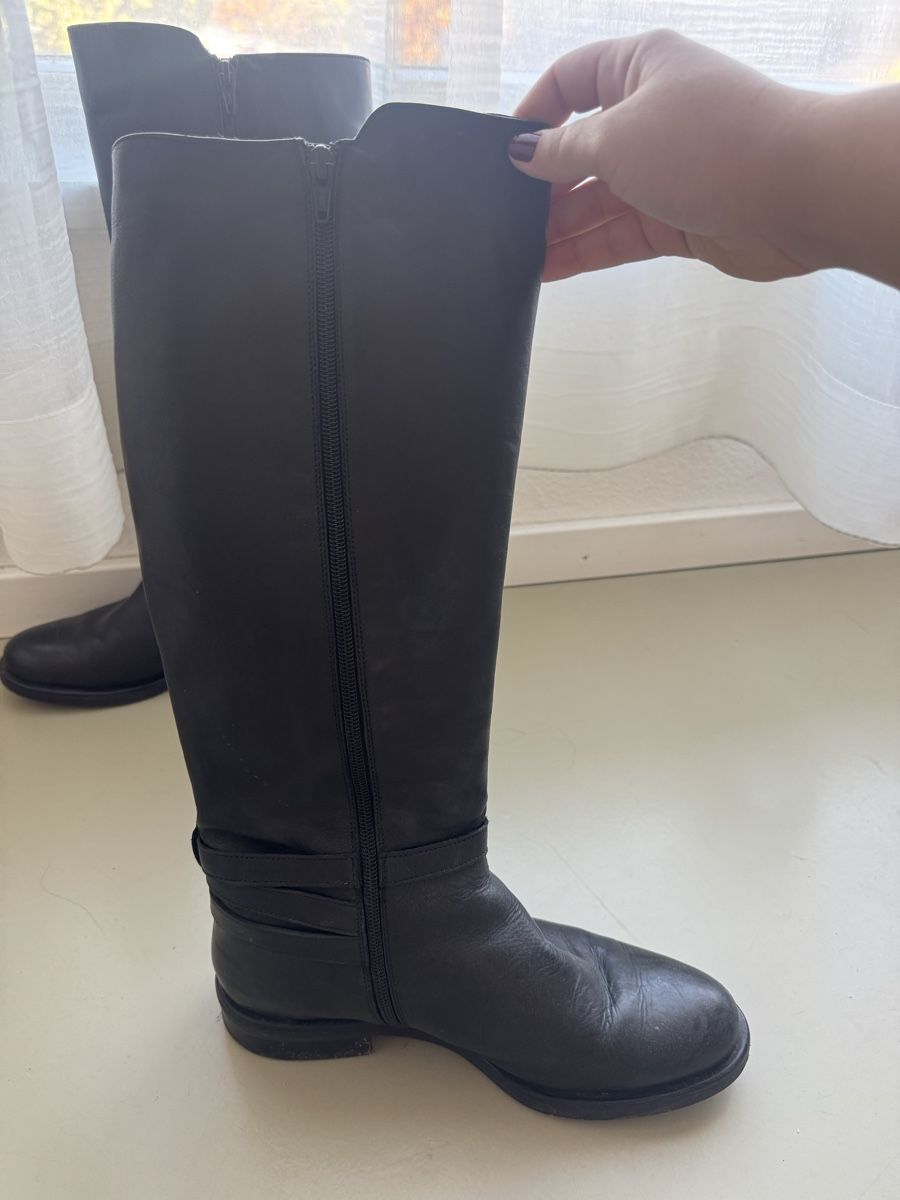 Scarpe da donna: Schwarze Lederstiefel – Grösse 40 – Usato da Schwerzenbach venduto da Chechevere 2
