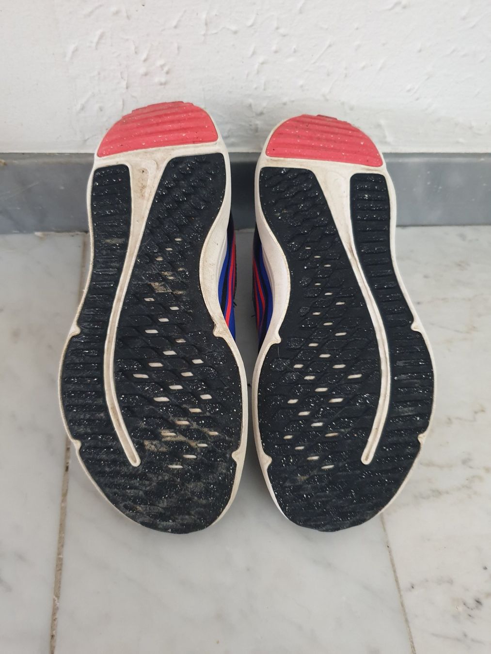 Nike Scarpe per ragazzi: Turnschuhe Nike Grösse 31 – Usato da Unterengstringen venduto da Ypsilony 2
