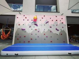 Kletterwand inkl. Turnmatte 5m
