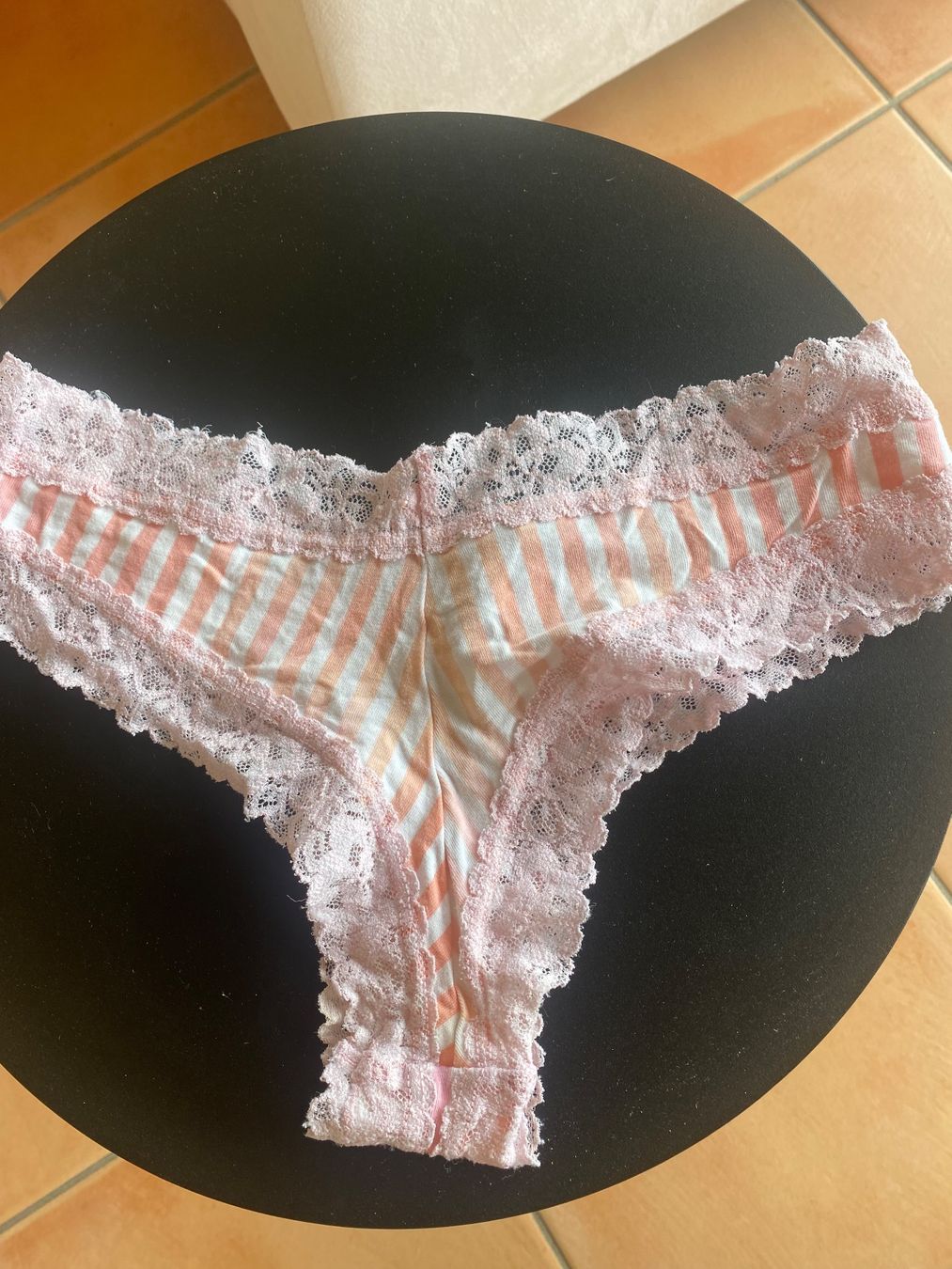 Victoria's Secret Altra biancheria intima: Victoria’s Secret string S neuf – Nuovo (secondo la descrizione) da Belmont-sur-Lausanne venduto da chu_vxf5