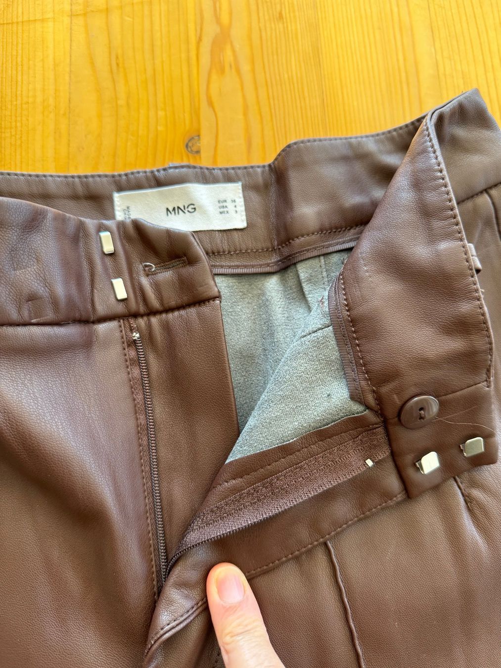 Mango Hosen: Mango Kunstleder Hose braun Gr. 36 – Gebraucht aus Kirchdorf AG von coco123 2