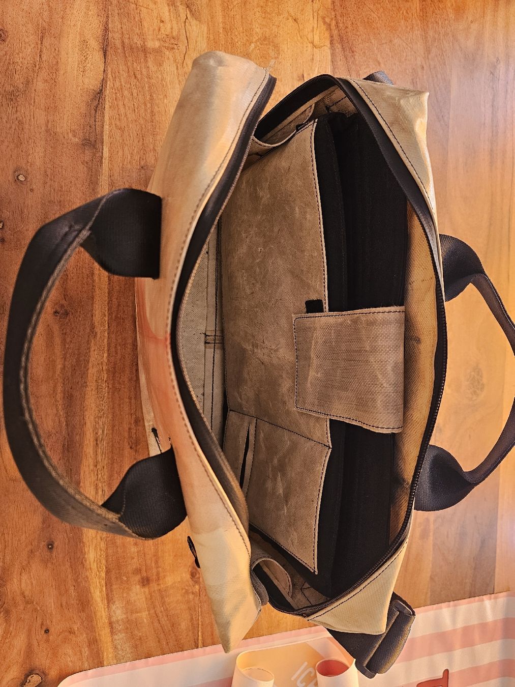 Freitag Taschen: FREITAG Laptop Tasche ROY – Gebraucht aus Allschwil von arasacahaia 4