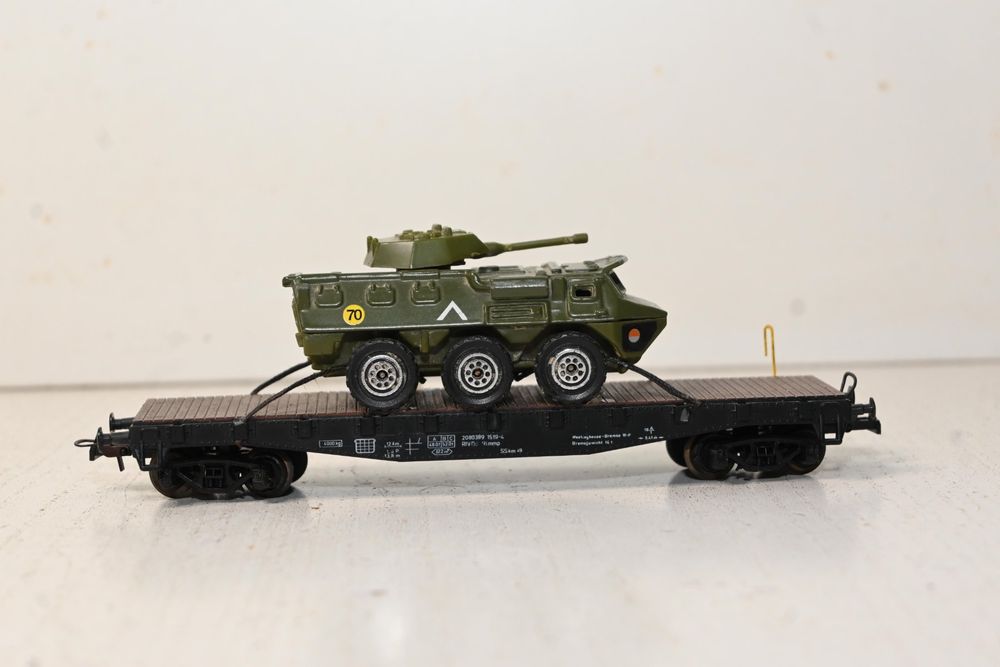 Flachwagen mit Panzer Roco HO/DC ohne OVP (Gebraucht) in Laupen ZH für ...