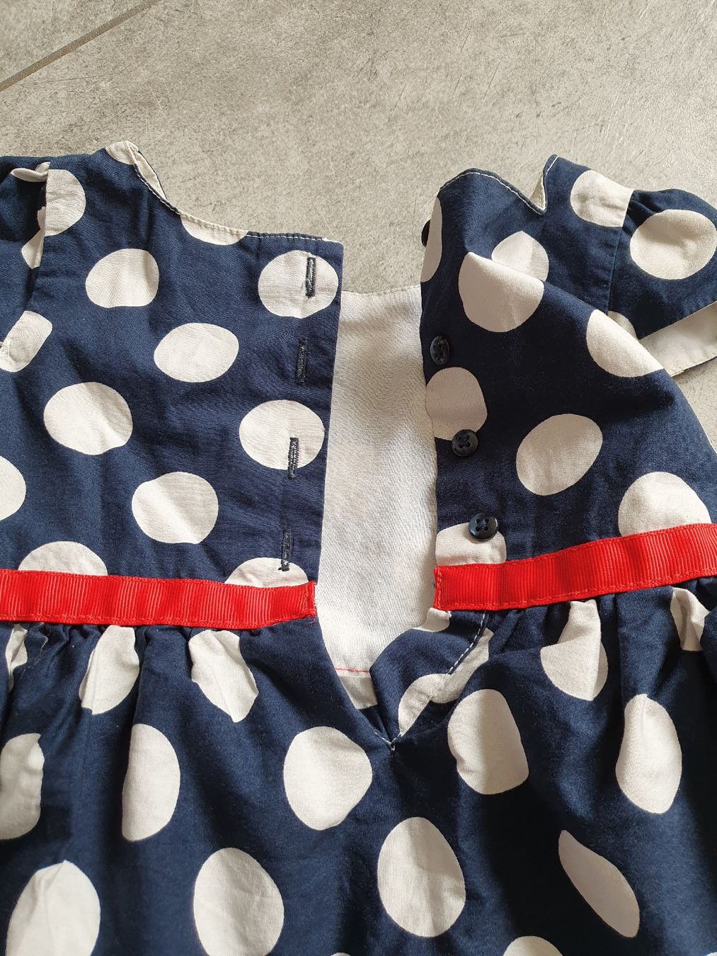 Kleider & Röcke: Robe "Young Dimension" taille 98 – Gebraucht aus Le Noirmont von Guiguiguette 2