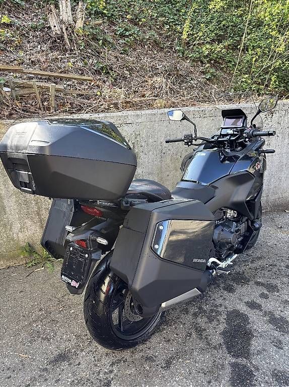 Touring: Honda Nt1100DC – D'occasion à Emmenbrücke par Admir_25 1