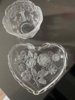 2 Glasschalen mit mattierten Motiven