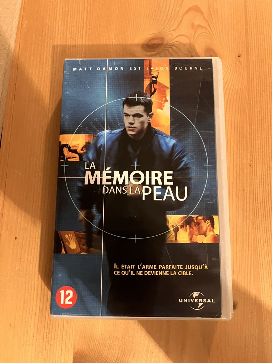 Tutti i VHS: La Mémoire dans la peau – Usato da Pully venduto da yan_w5mm