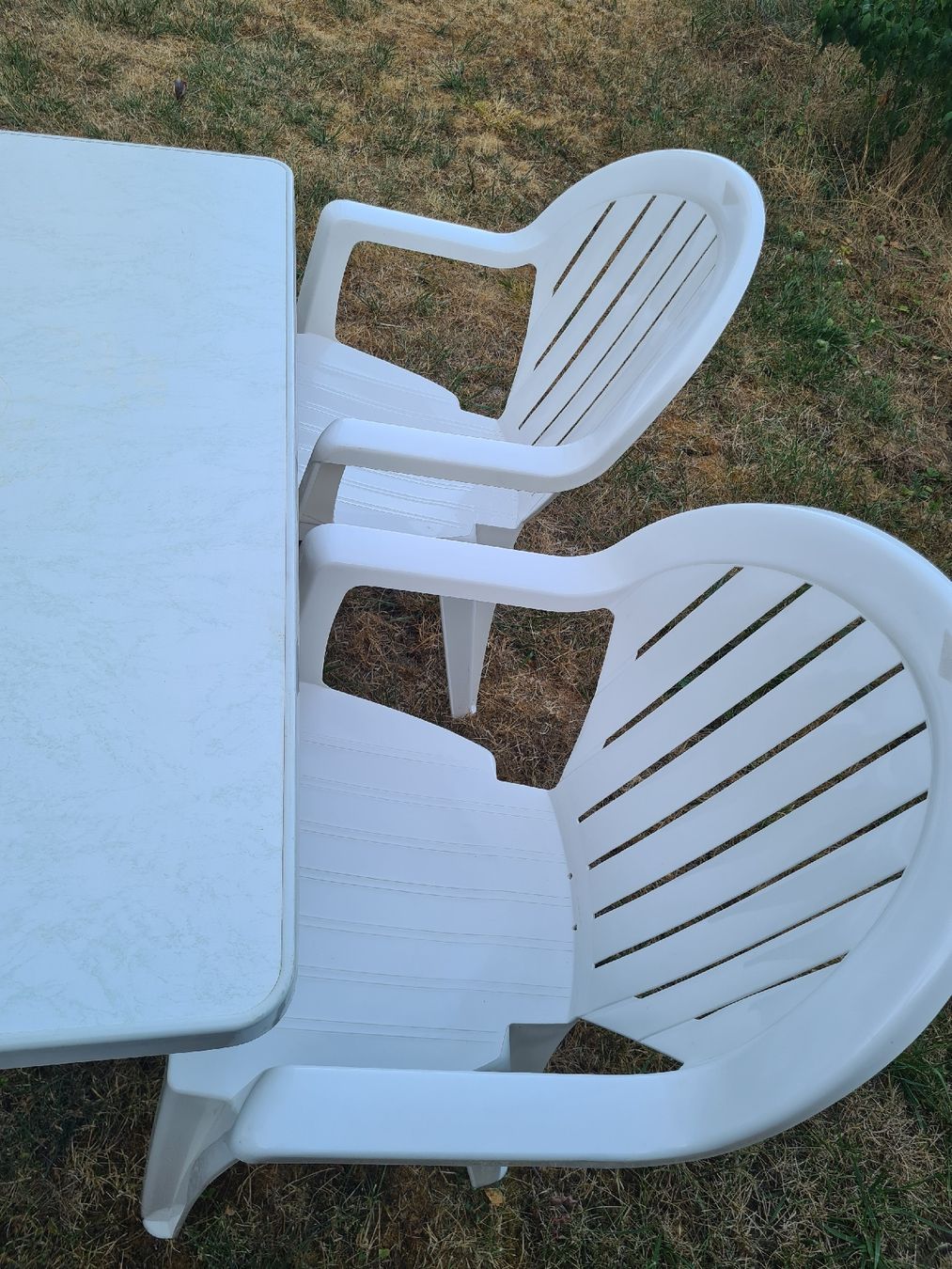 Tischset: Gartentisch mit 4 Stühlen Set weiss Kunststoff, Mecalit – Gebraucht aus Sissach von pablum87 2
