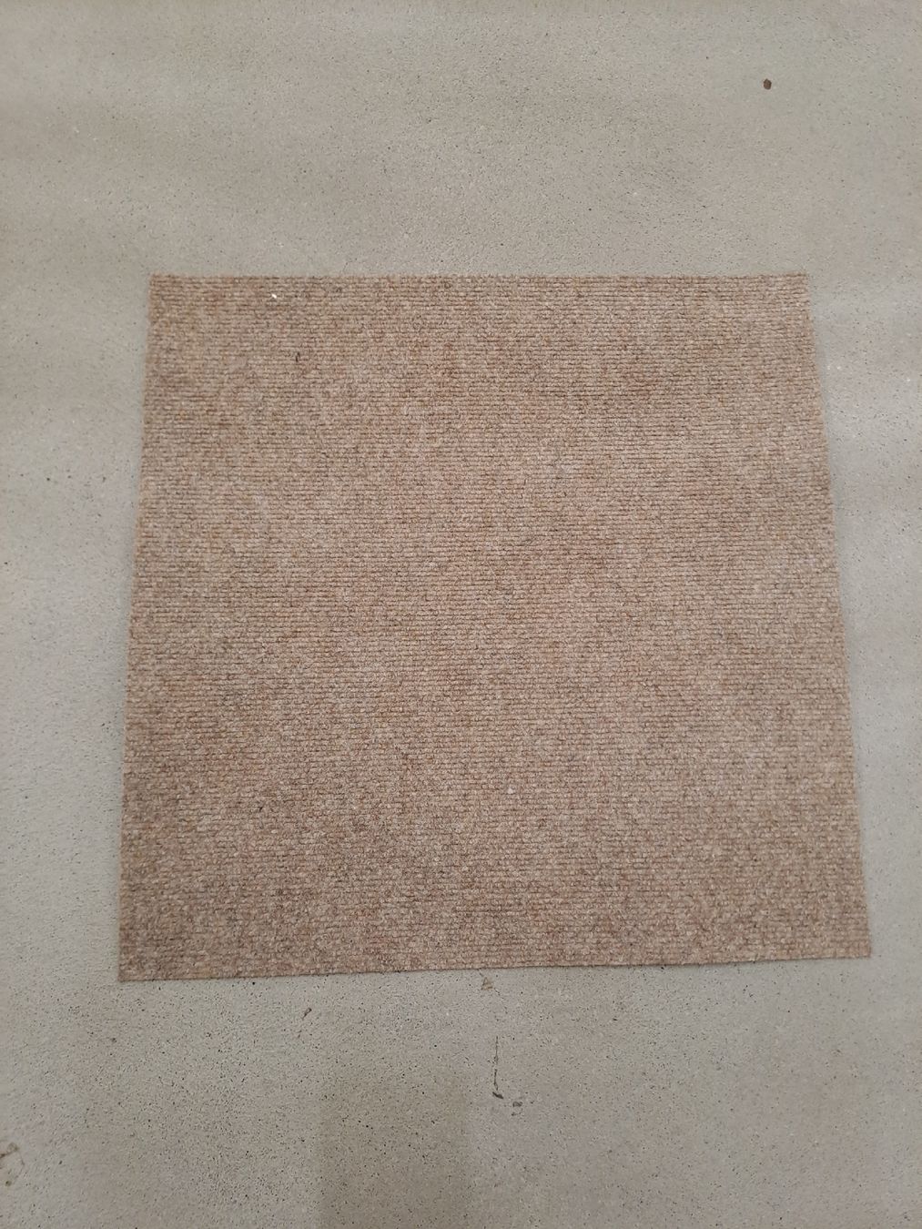 Teppiche: Aussenteppich – Gebraucht aus Suhr von reb_q8y9