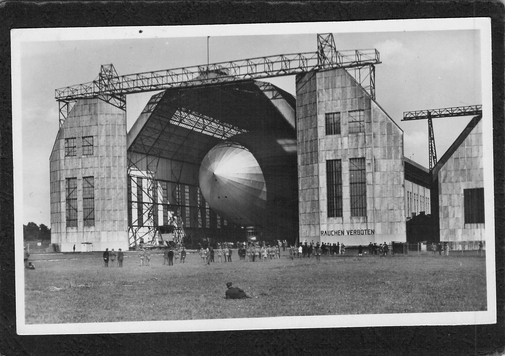 Cartoline postali: Graf Zeppelin : Startbereit , gel. 1934 – Usato da Reichenburg venduto da ibiza18