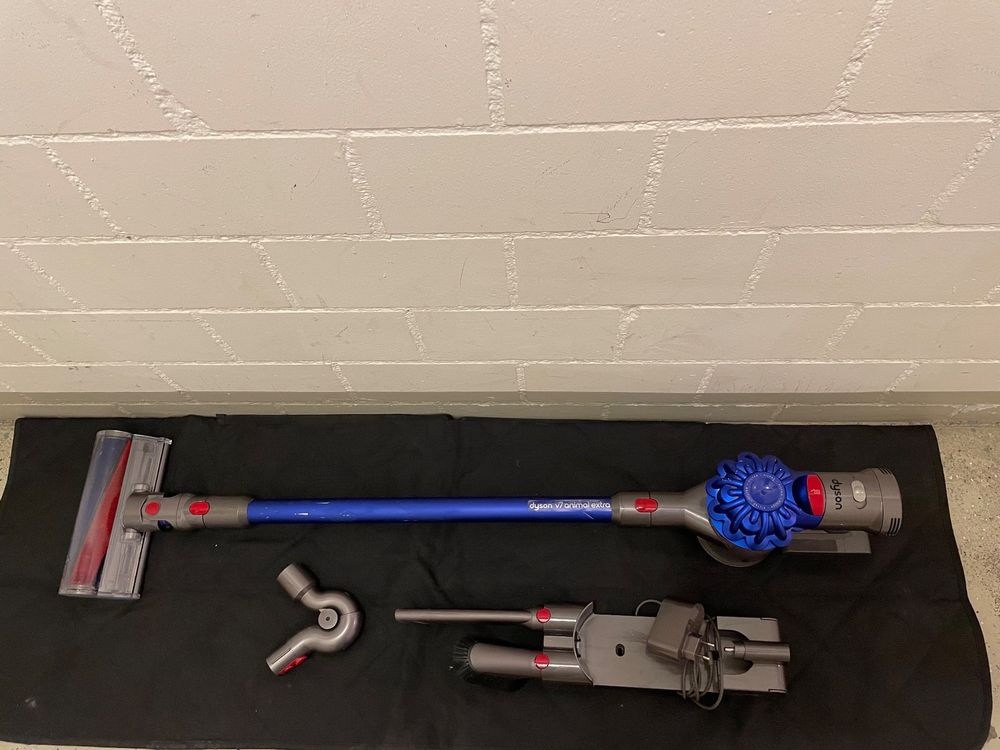 Dyson V7 animal extra Handstaubsauger (Gebraucht) in Lausen für CHF 139 ...