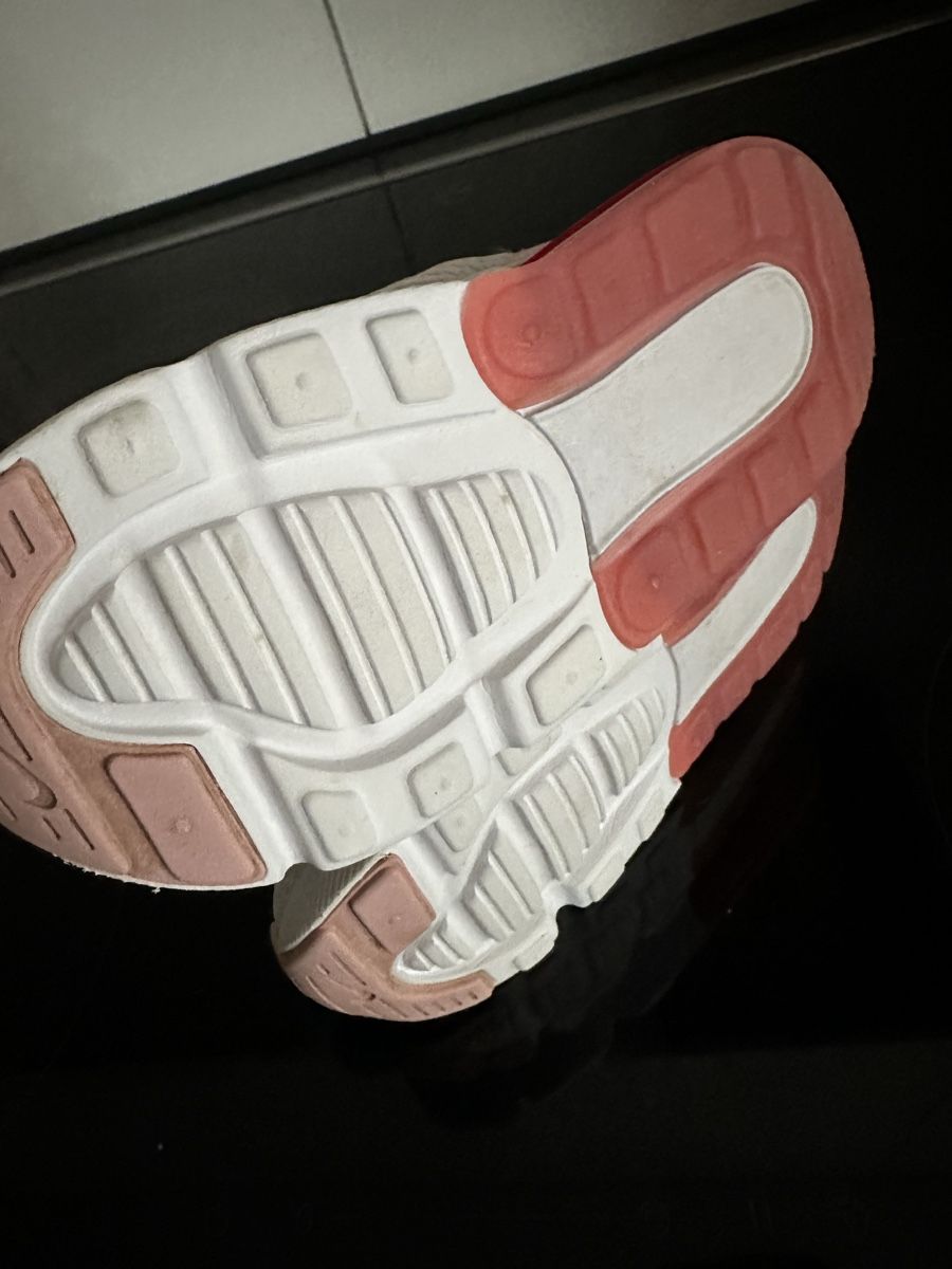 Nike Schuhe für Mädchen: Nike Schuhe  – Gebraucht aus Luzern von m.iannotta 2