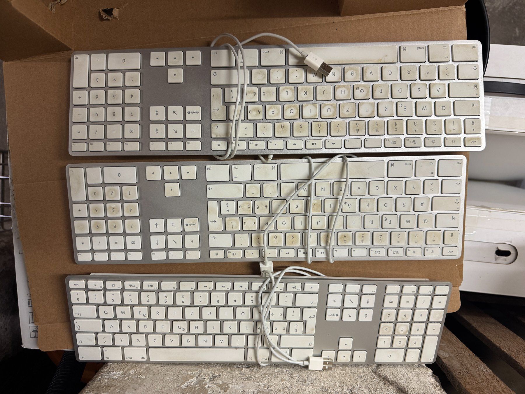 Apple Tastaturen: 3 x Apple Tastatur – Gebraucht aus Zürich von Wegenstein24