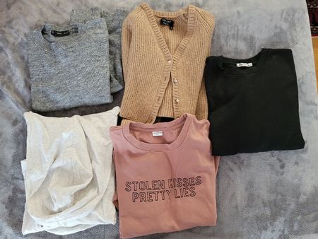 Lot de vêtements d'automne, pulls et gilets, taille S/M