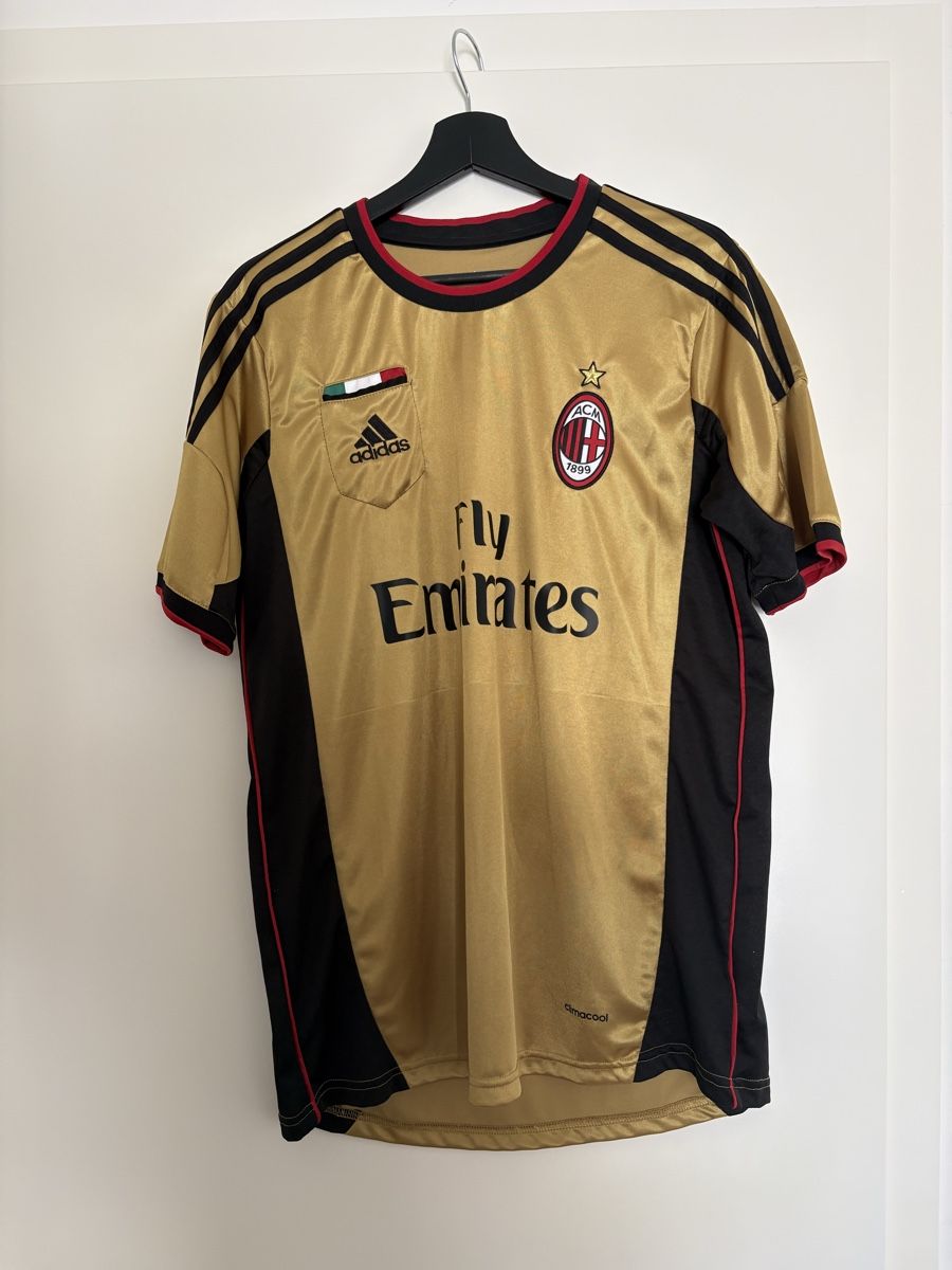 Leibchen & Hosen: AC Milan Trikot Grösse M Gold – Neu (gemäss Beschreibung) aus Zürich von _zh_sellz