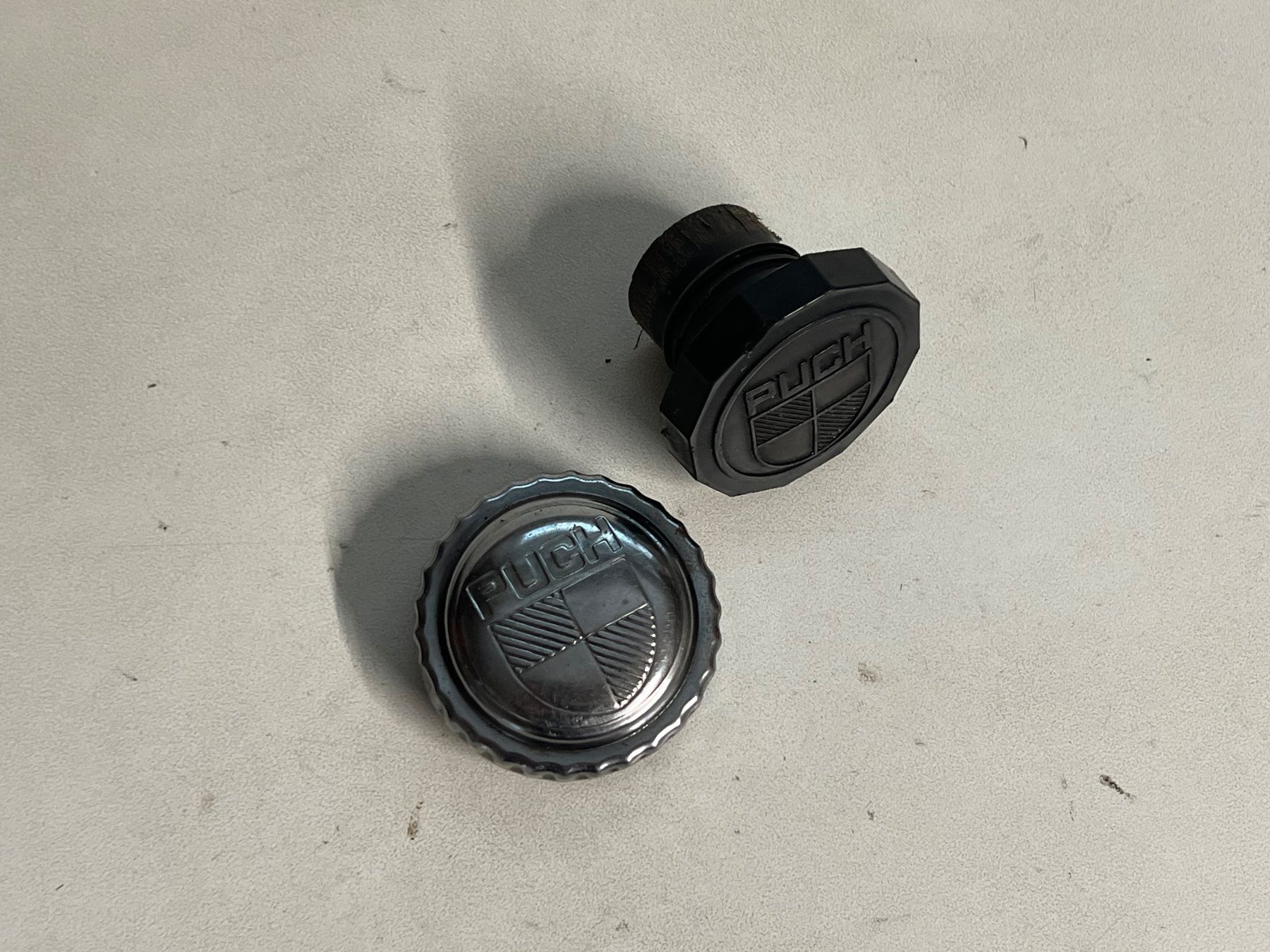 Puch Mofa-Ersatzteile: 2x Puch Maxi X30 Tankdeckel original – Gebraucht aus Steffisburg von FlorianJohner 1