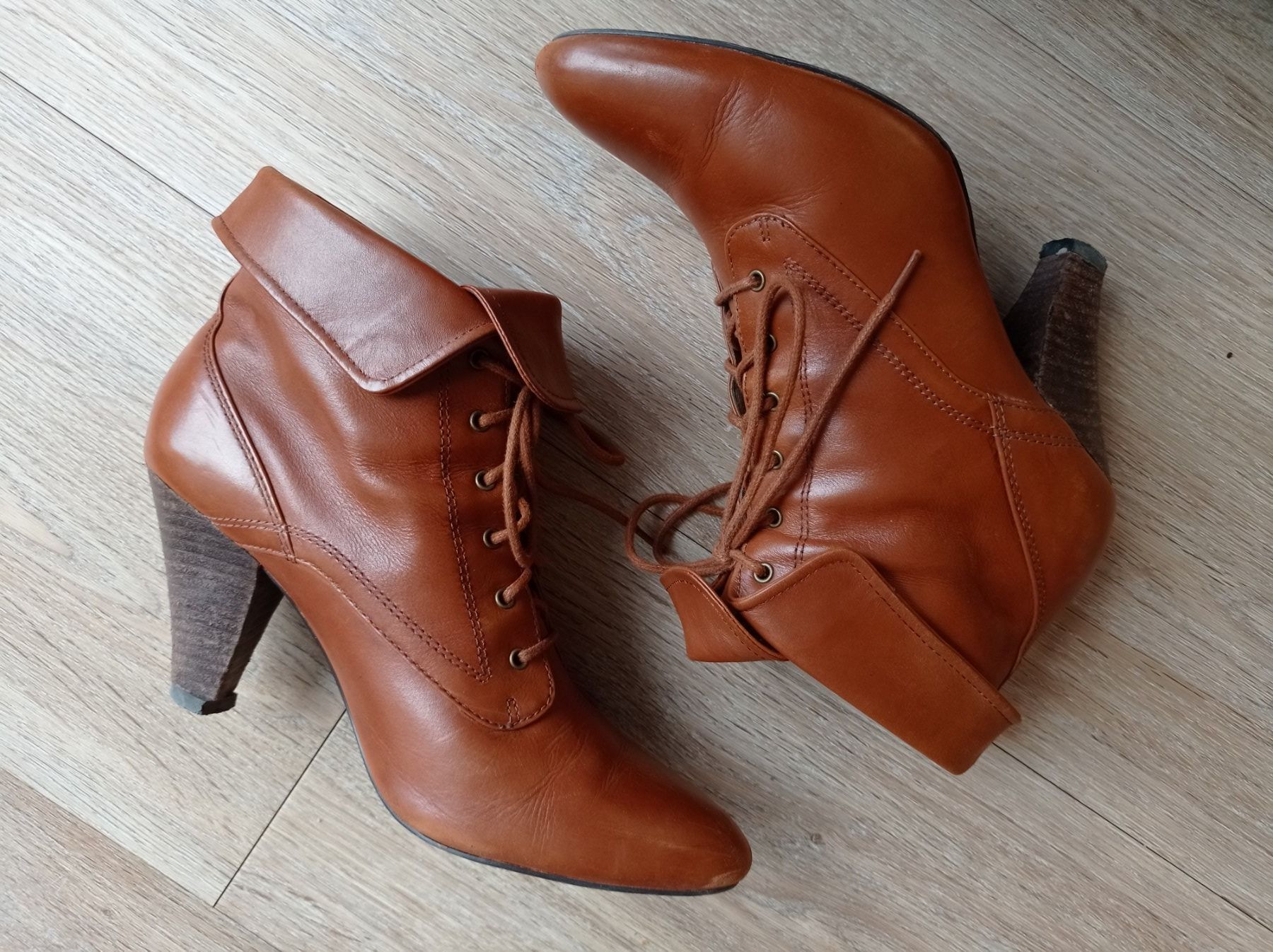 Esprit Scarpe da donna: Esprit Stiefelette 39 braun cognac – Usato da Zürich venduto da Julia0123 1