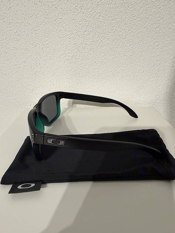 Lunettes & Verres: Sonnenbrille Oakley Holbrook neu – D'occasion à Herznach par cassanese87011 1
