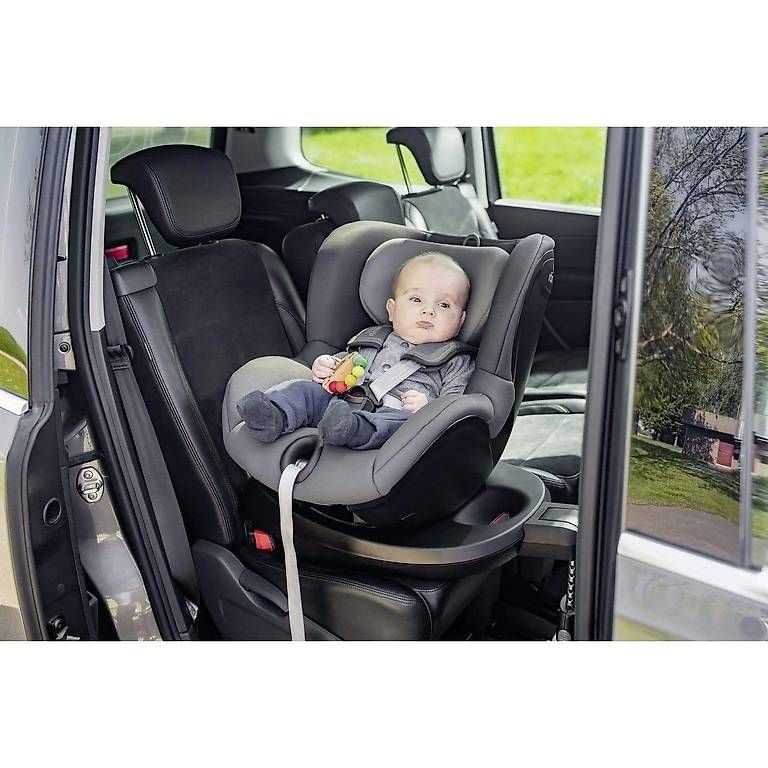 Seggiolini per auto: Britax Römer Dualfix 2R mit Schutzmatte – Usato da Zürich venduto da vintonsen 3