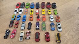 diverse Spielzeug Autos