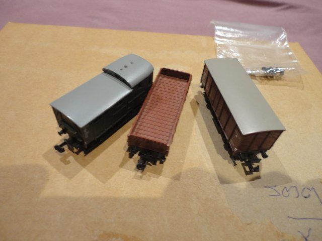 Trix Modellini di ferrovie: Minitrix 3 Güterwagen der DB in Spur N – Usato da Wittenwil venduto da trixmartin