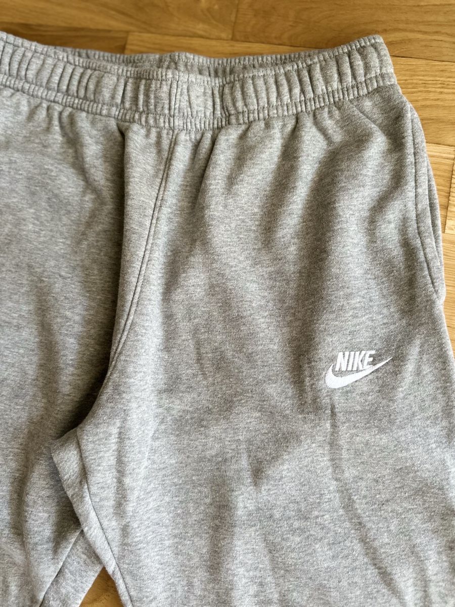 Nike Pantaloni: Nike Jogginghose /Trainerhose Gr:S – Usato da Erlinsbach SO venduto da dikaan 1
