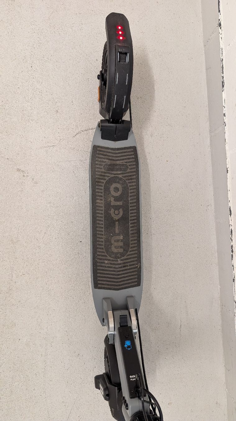 Micro Kickboard: Micro Merlin Grey-Black – D'occasion à Dietikon par b.pierre 3