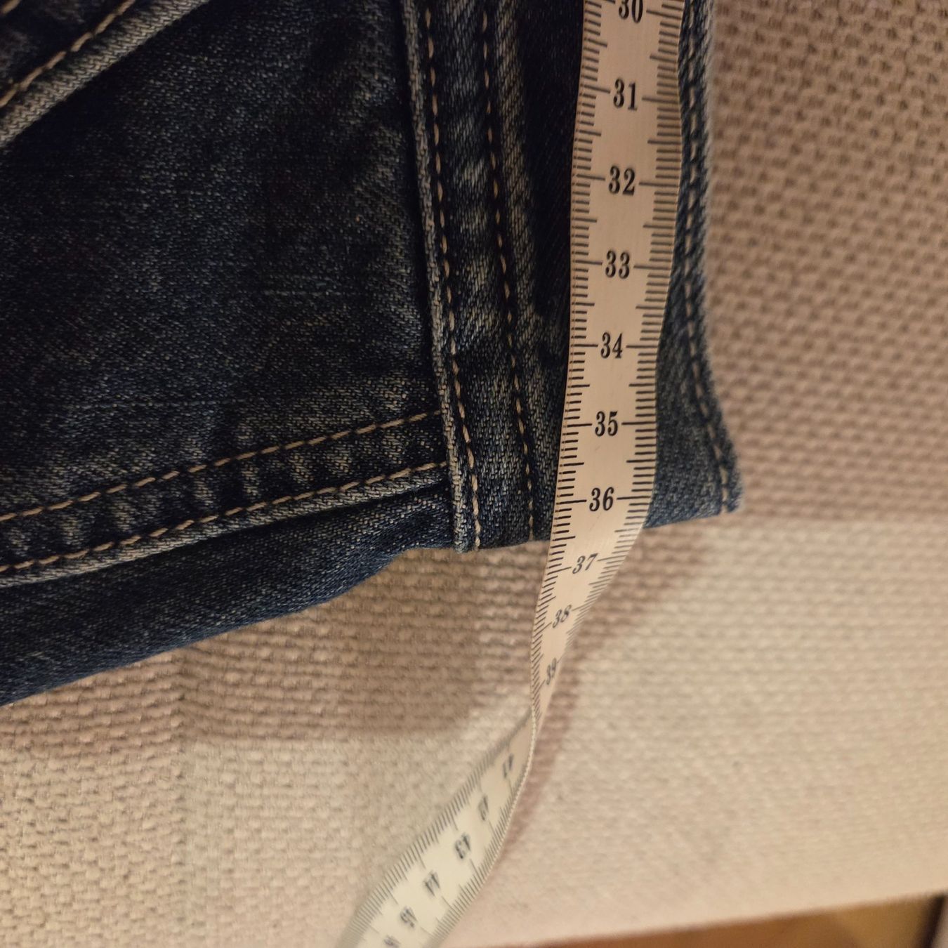 Levi's Gonne: Cooler Levi's Jeansjupe Grösse S/27 – Nuovo (secondo la descrizione) da Davos Platz venduto da nicoletta06 8