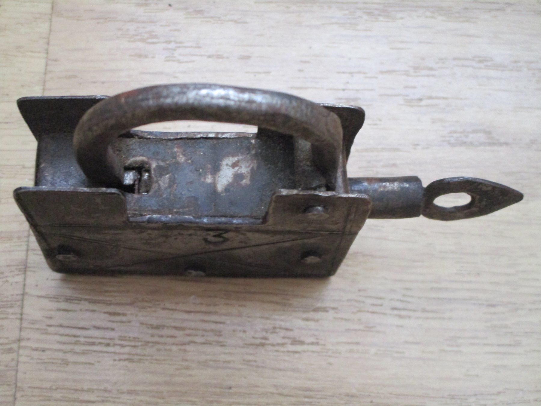 Cadenas: Antikes Vorhängeschloss mit Schlüssel – D'occasion à Heimberg par Lupo57 1