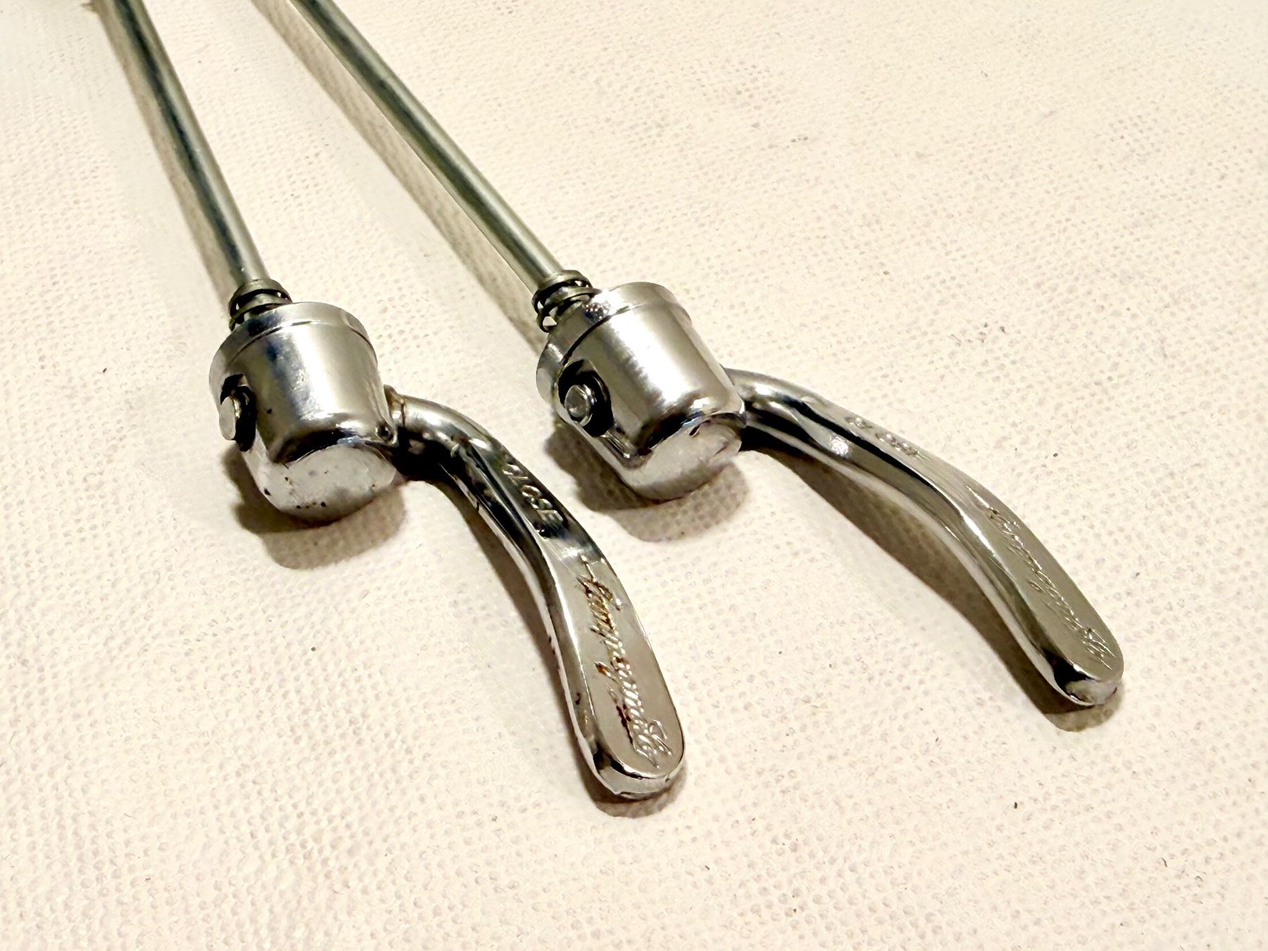 Campagnolo Pezzi di ricambio: Campagnolo Schnellspanner Set 157 Gramm / 2607 – Usato da Luzern venduto da bikeandbeltcom 1