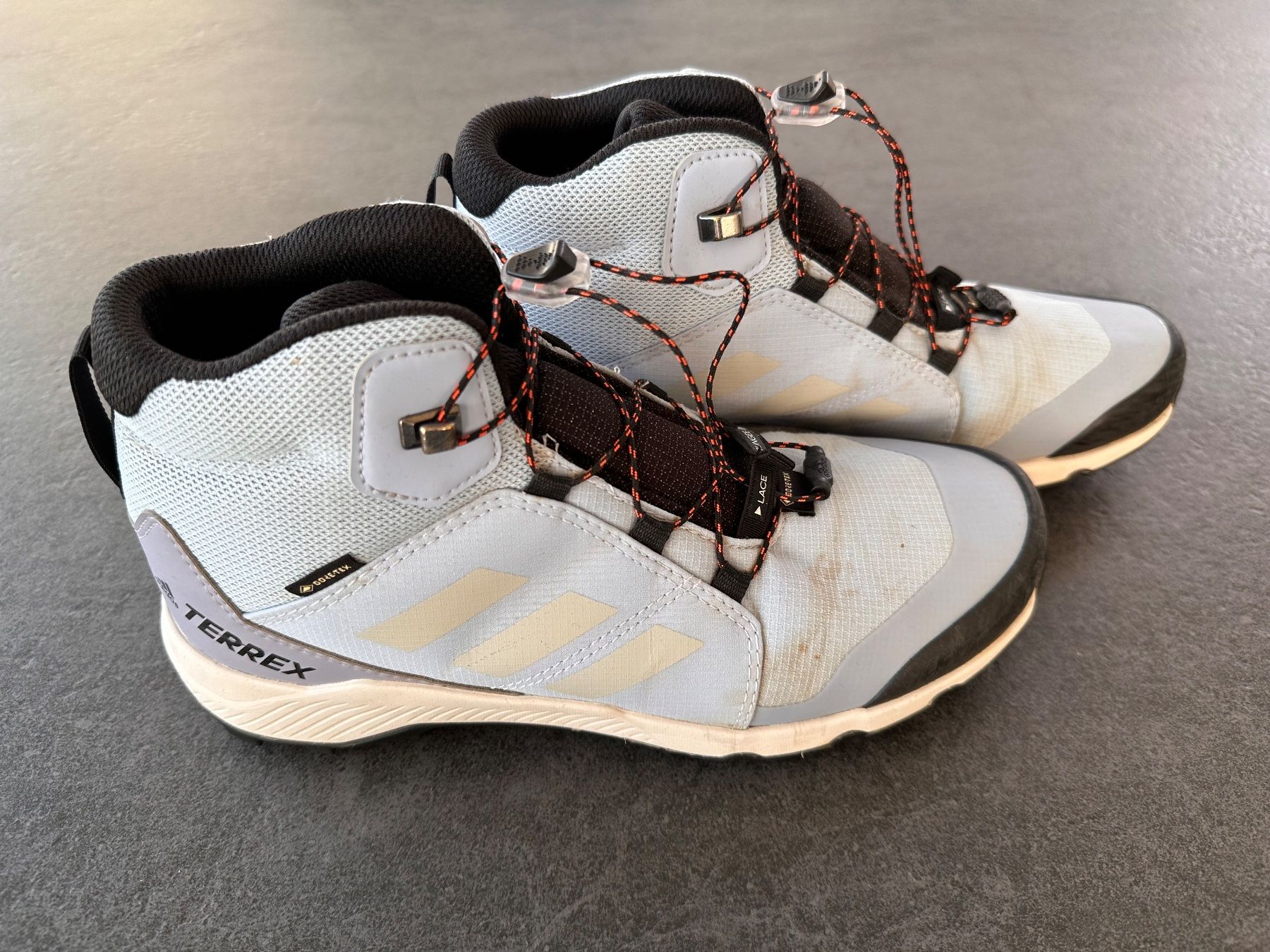 Adidas Chaussures garçon: Wanderschuhe Adidas Terrex GORE TEX Gr. 39 1/3 – D'occasion à Arboldswil par schlulu 1
