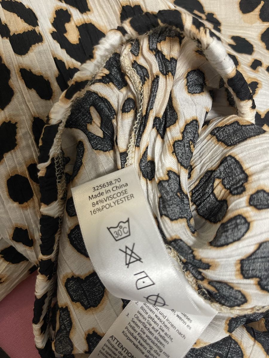 Hosen: Sommerhose mit Leopardenmuster, Grösse M, NEU – Neu (gemäss Beschreibung) aus Meikirch von Hilfe_Waisentiere 3