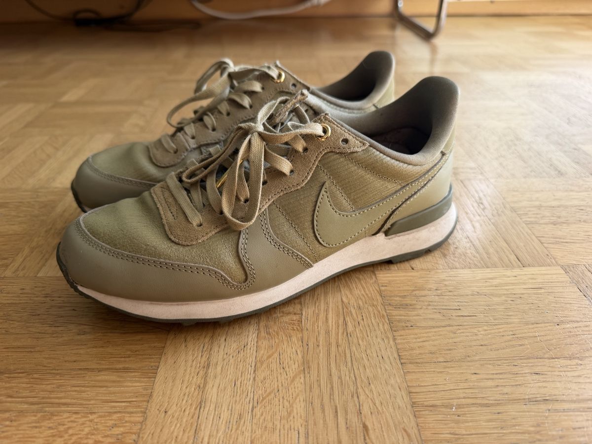 Nike Scarpe da donna: Nike Sneaker 37.5 – Usato da Zürich venduto da pocahontaas_ 2