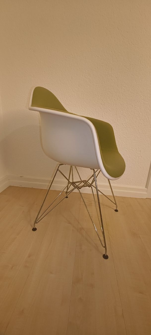 Vitra Stühle: Eames Armchair Vitra – Gebraucht aus Bern von Ghanem 1