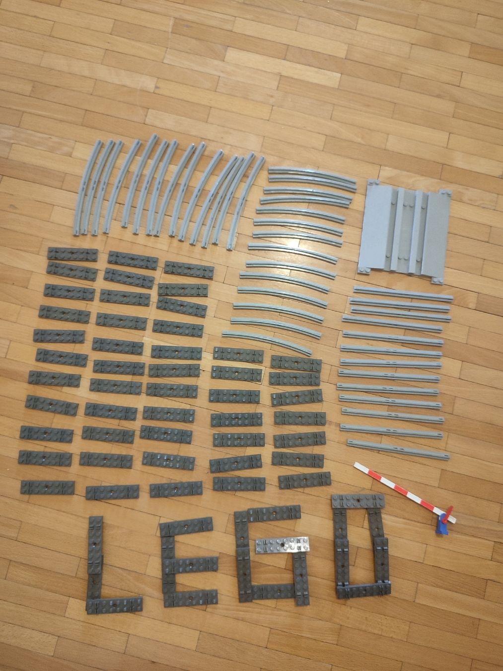 Lego Kit di costruzioni: Lot rails train Lego 12v – Usato da Bougy-Villars venduto da Vogue