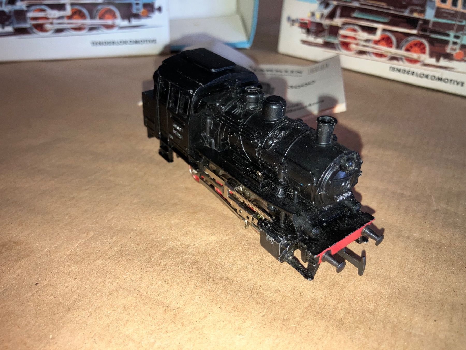 Märklin Modellini di ferrovie: Märklin Dampflok Nr. 3000/BR 89 der DB mit 2 Originalkarton – Difettoso da Bütschwil venduto da Semaphor 3