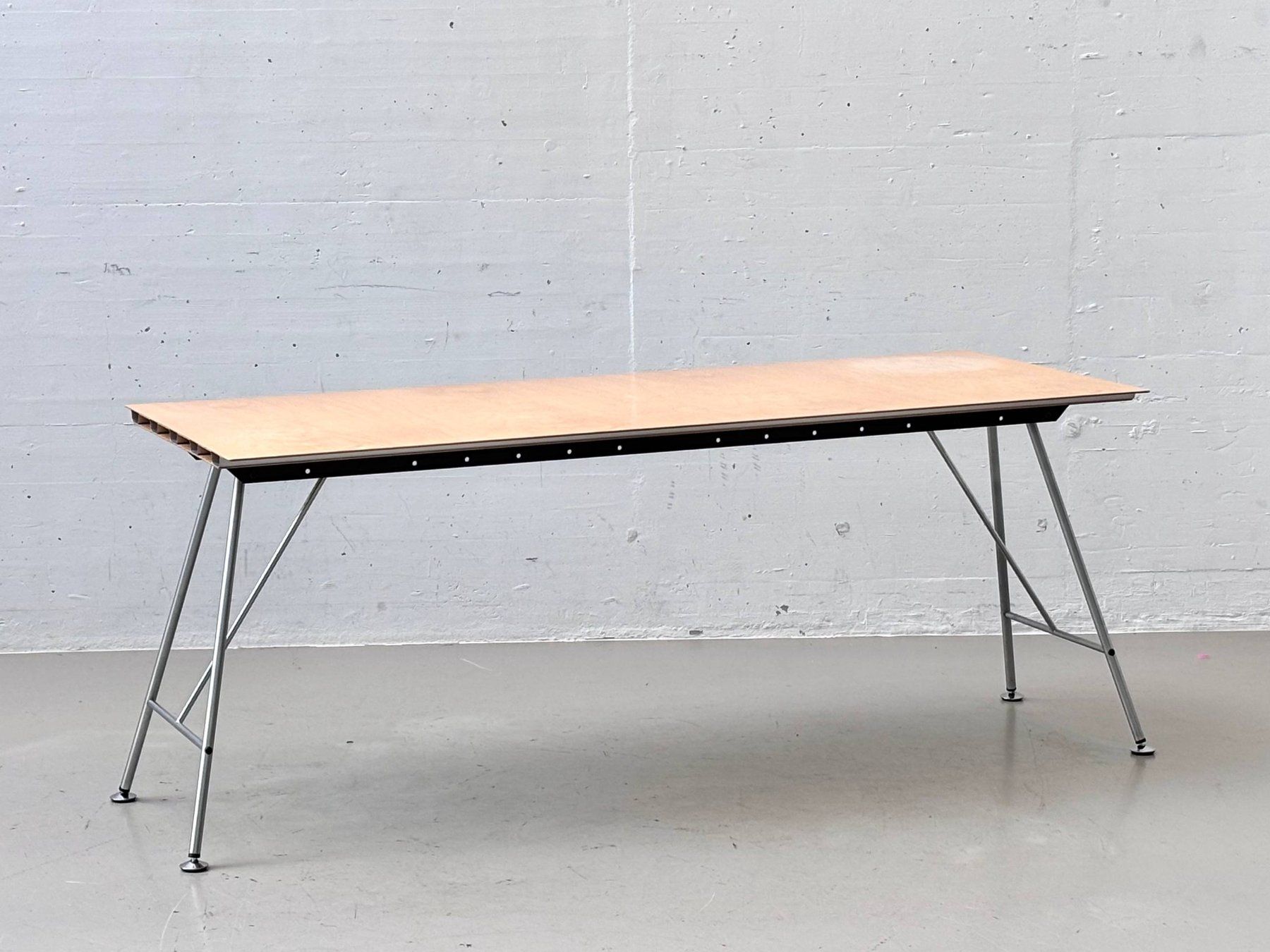 Atelier Alinea Tische: Atelier Alinea Bürotisch mit Metallgestell – Gebraucht aus Zürich von LeMoege 4