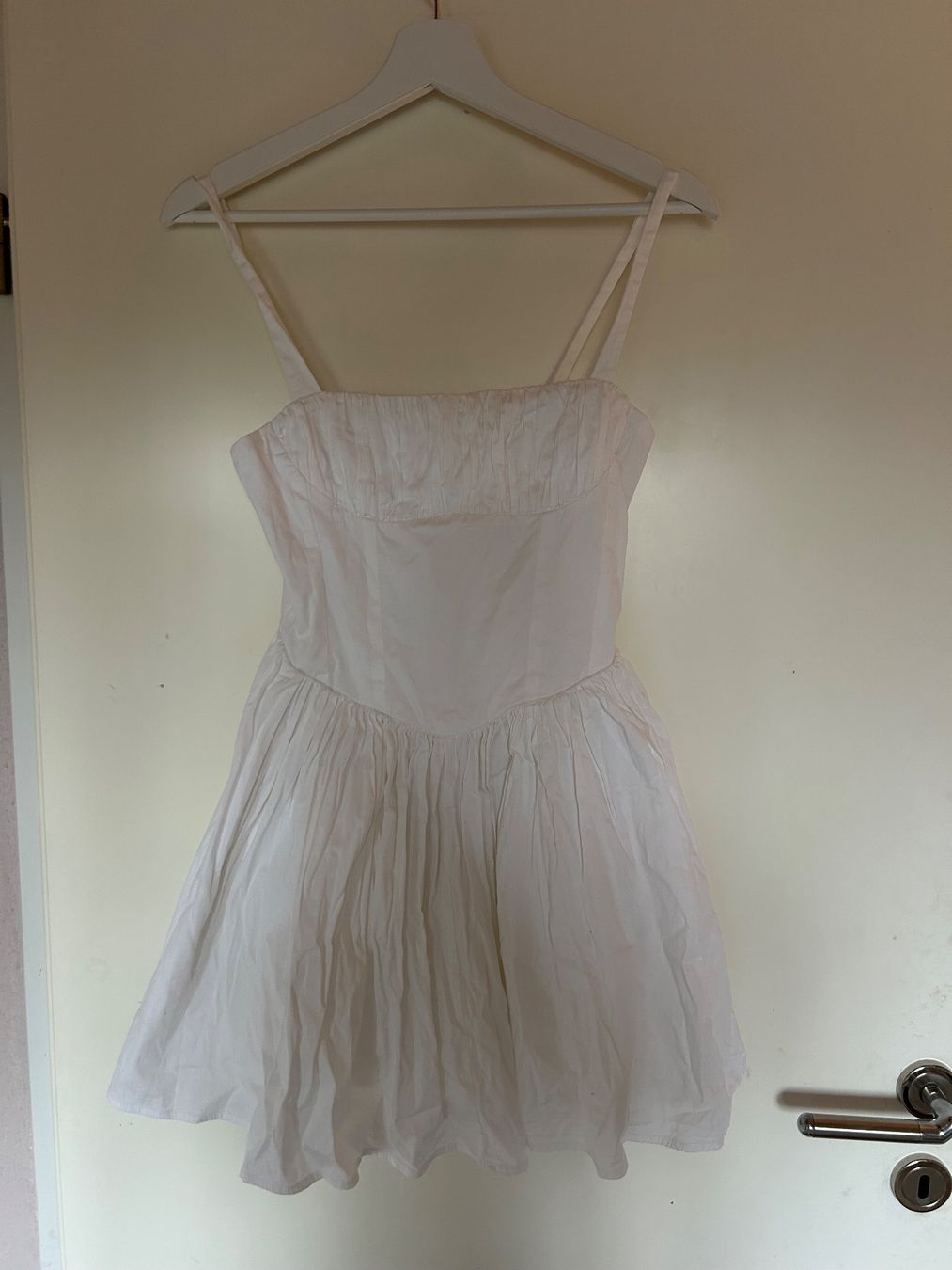 Zara Vestiti: Zara Sommerkleid Weiss – Usato da Frauenfeld venduto da hannamaria29
