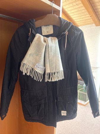 warme Jacke mit Schal Gr. M ** WEMOTO